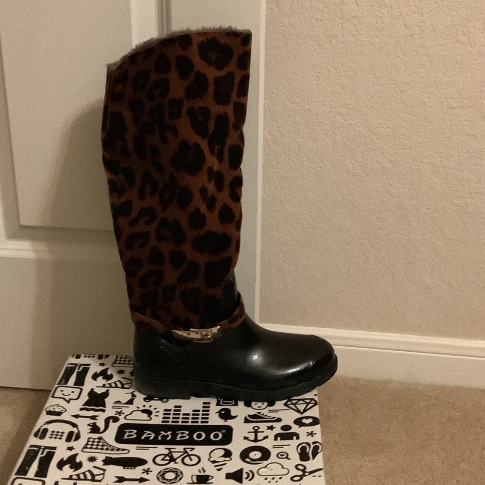 BAMBOO Leopard Pattern Black Boots